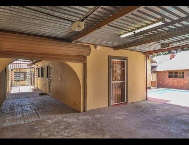 3 BEDROOM HOUSE FOR SALE IN WESTDENE